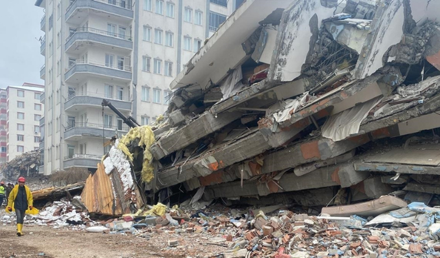 Deprem enkazı moloz değil hammadde olacak: Yüzde 80'i geri kazanılacak
