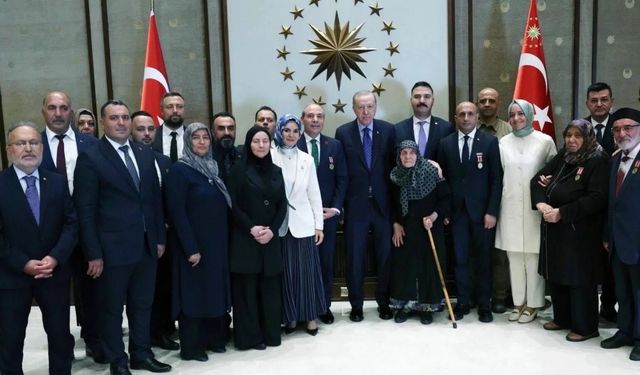 Cumhurbaşkanı Erdoğan, şehit aileleri ve gazilerle buluştu
