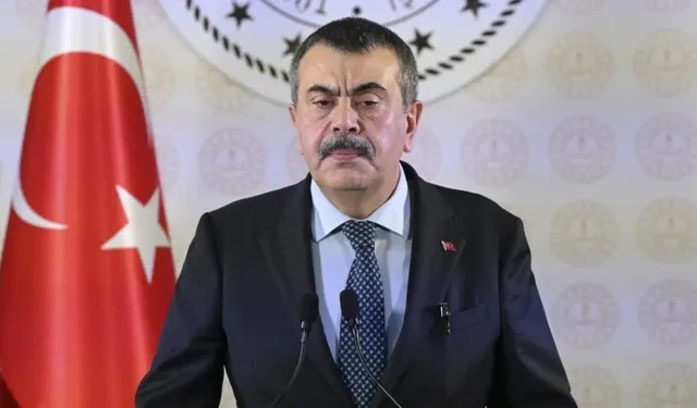 Bakan Tekin'den 'serbest kıyafet' açıklaması
