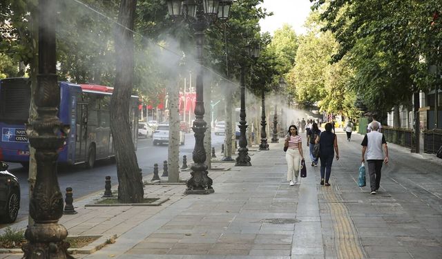 Ankara Büyükşehir Atatürk Bulvarı’na yüksek basınçlı serinletme sistemi kurdu