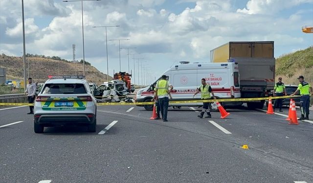 SON DAKİKA: Kuzey Marmara Otoyolu’nda feci trafik kazasında 2 ölü, 5 ağır yaralı