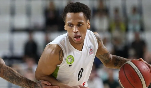Anadolu Efes'ten EuroLeague için Daron Russell hamlesi