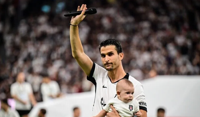 Beşiktaş'ta bir devir kapandı: Necip Uysal taraftarlarla vedalaştı