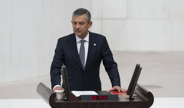 Özgür Özel 'çerçeve yasa' kararını açıkladı: "Öfkemizi milletin geleceğinin önüne koymadık"