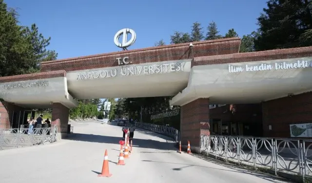 Anadolu Üniversitesi'nden öğrenci affından yararlanacaklara çift anadal ve ikinci üniversite çağrısı