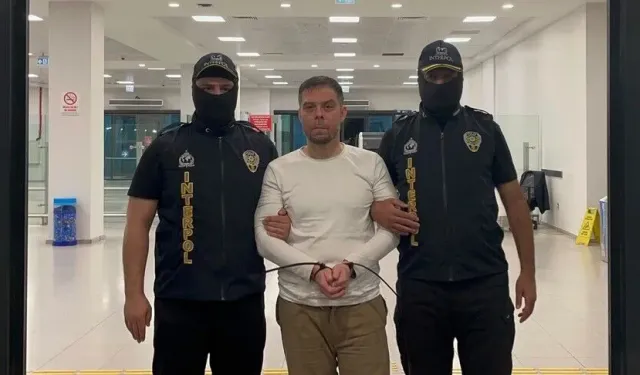 Kırmızı bültenle aranan suç örgütü elebaşı Serkan Kurtuluş Arjantin'den Türkiye'ye getirildi