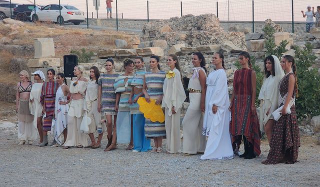 Uluslararası Meet Datça Festivali Knidos’taki “Palimpsest” defilesiyle sona erdi