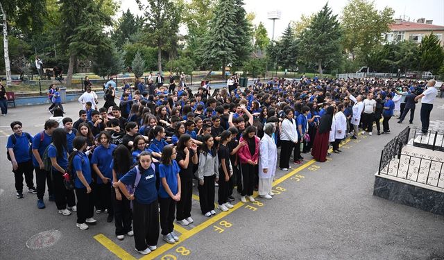 17 milyon öğrenci bugün ders başı yaptı