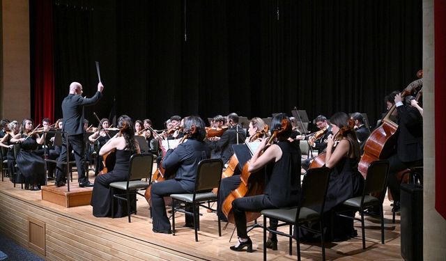 Anadolu Üniversitesi Senfoni Orkestrası’ndan görkemli sezon açılışı