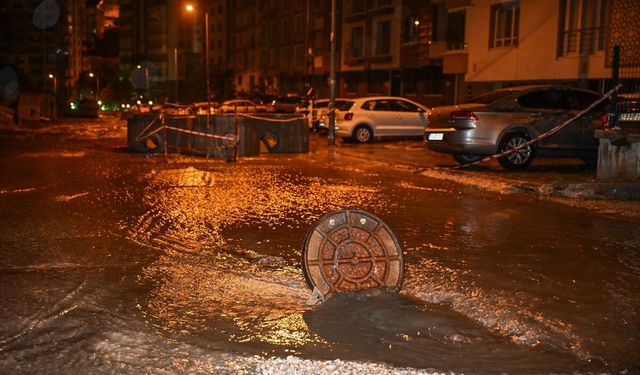 Ankara'da sağanak sonrası bazı evleri su bastı