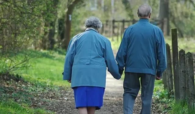 Alzheimerde genetik yapı kadar damar sağlığı ve yaşam rarzı da rol oynuyor
