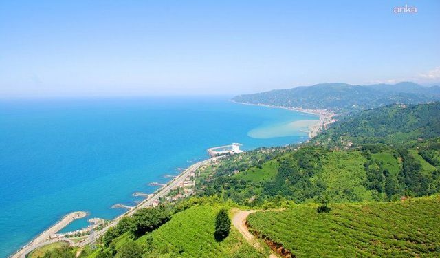 Batum’dan kalkan özel uçak Rize açıklarında denize acil iniş yaptı