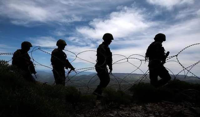 2 ilde düzensiz göçmen operasyonu: 21 kişi yakalandı