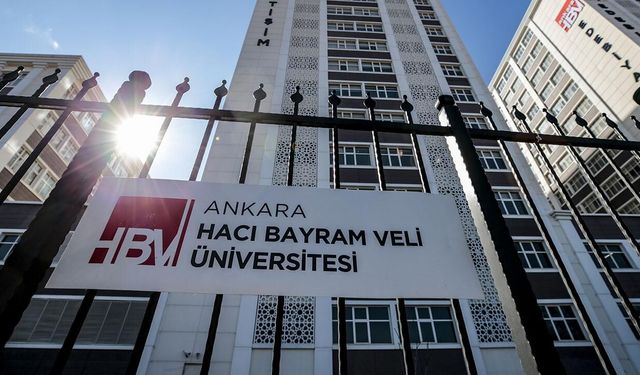 HBV İletişim Fakültesi’nde yeni akademik yıl açıldı: RTÜK’ten "öz denetim", Rektör Bostancı’dan "yapay zekâ" uyarısı
