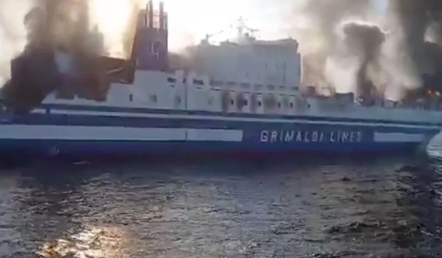 Mikonos açıklarında kargo gemisi yandı: Rodos ve İstanköy için tedarik uyarısı yapıldı