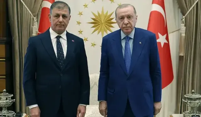 İzmir Büyükşehir Belediye Başkanı Cemil Tugay'dan “AKP'ye geçersen işçi çıkaracak mısın?” sorusuna yanıt
