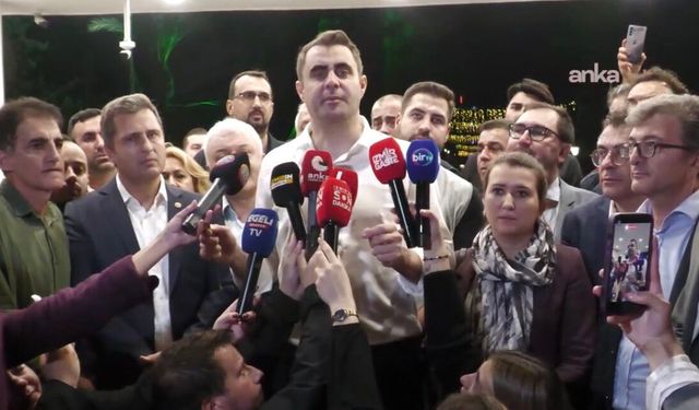 İzmir'de Cemil Tugay protestosunda İZBB'ye yürümek isteyen grupla polis arasında gerginlik yaşandı