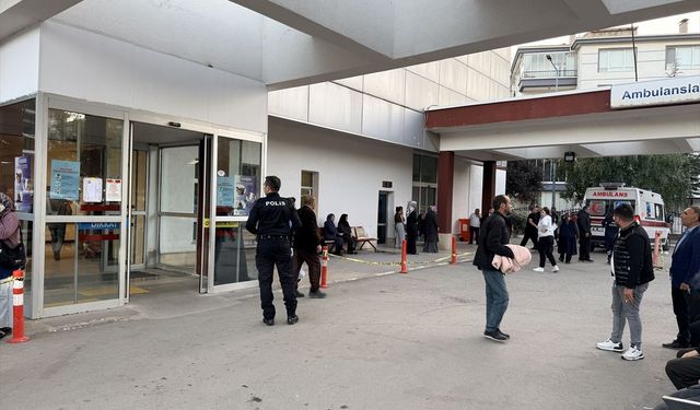 Ankara Çubuk'ta otomobilin çarptığı 10 yaşındaki çocuk ağır yaralandı