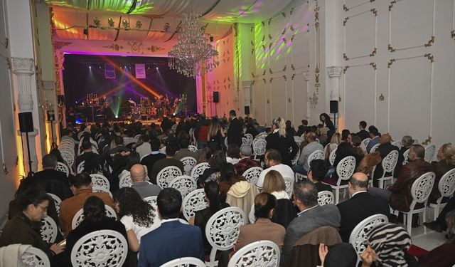 Ankara'da otizmli müzisyenler Musa Göçmen Senfoni Orkestrası'yla aynı sahneyi paylaştı