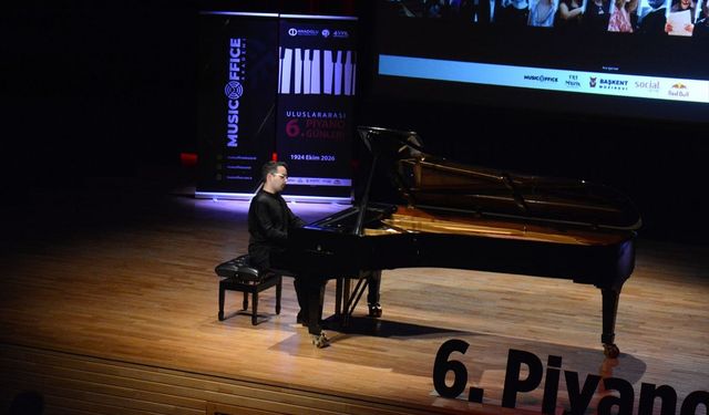 Piyanist Raffaele D'Angelo Anadolu Üniversitesi Uluslararası Piyano Günleri'nde sahne aldı