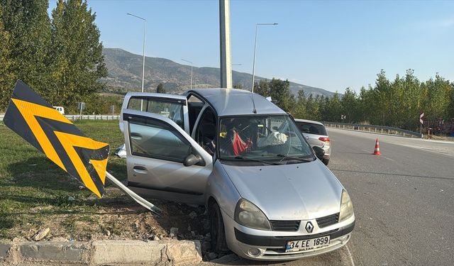 Tokat-Niksar kara yolunda trafik kazası: 4 kişi yaralandı