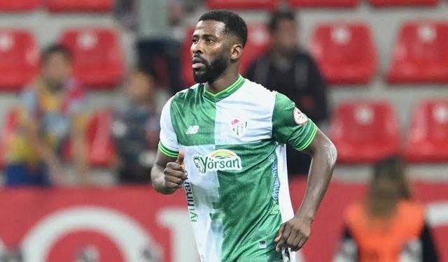 Iheanacho tarihe geçmeye devam ediyor! 12 maçta 16 gol, Bursaspor liderliğe yükseldi