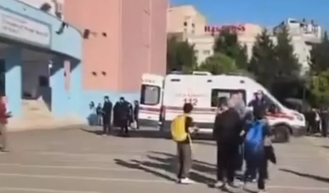 İstanbul Başakşehir'de okulda bıçaklı saldırı: Bir öğrenci hayatını kaybetti