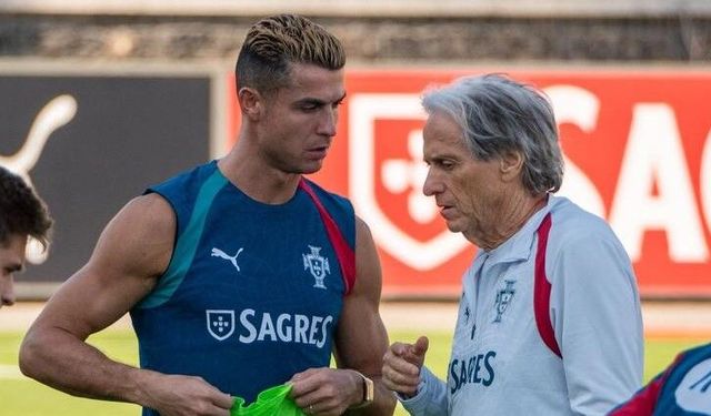 Jorge Jesus'tan Cristiano Ronaldo için net mesaj: "Karar verecek olan Cris"