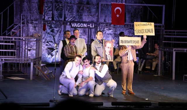 Şehir Tiyatroları 8. Maltepe Tiyatro Festivali’nde: "Gözlerimi Kaparım Vazifemi Yaparım" ayakta alkışlandı