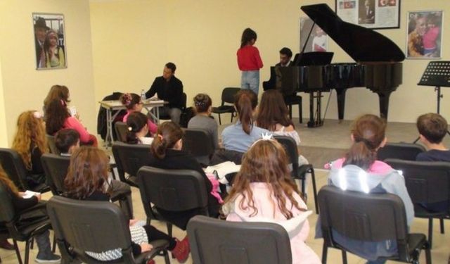 Kartal Belediyesi Sanat Akademisi genç yetenekleri bekliyor