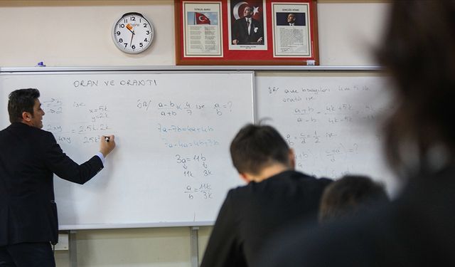 Ücretli öğretmenlerin ek ders ücretlerine yüzde 25 zam