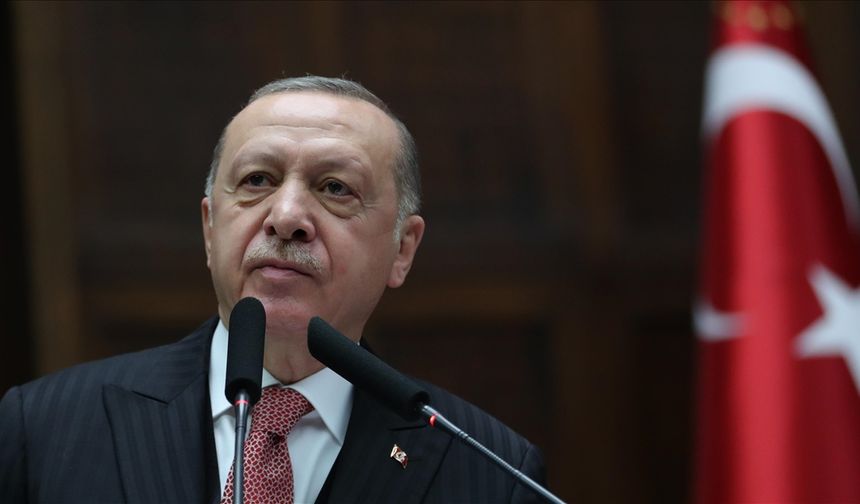 Cumhurbaşkanı Erdoğan, Mete Gazoz'u tebrik etti
