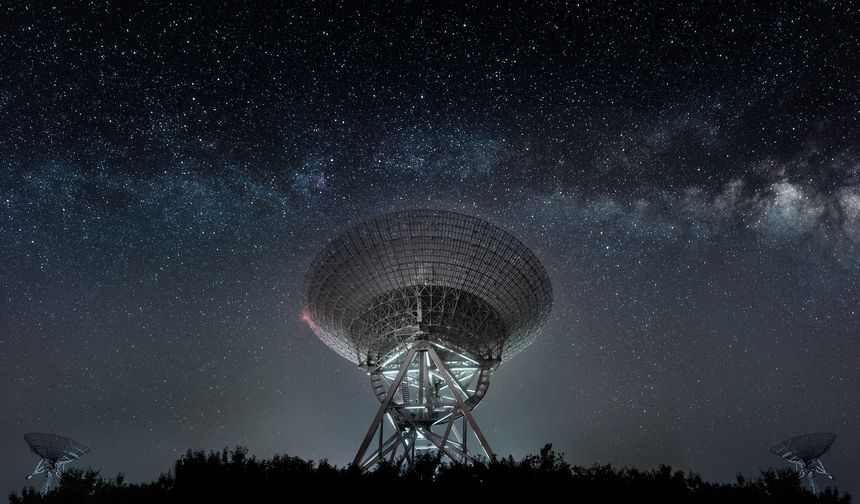 Astronomlar, Dünya'ya ulaşması 8 milyar yıl süren radyo dalgaları tespit etti