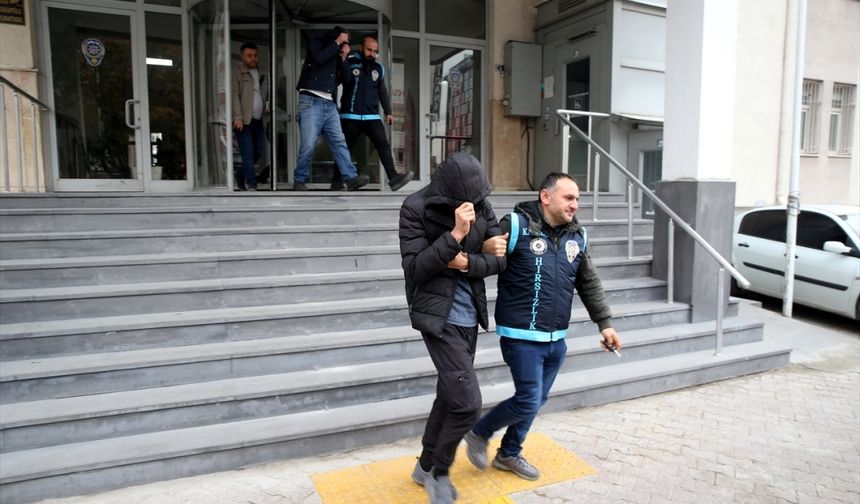 Kayseri'de bağ evlerinden hırsızlık yaptıkları öne sürülen 4 kişi yakalandı