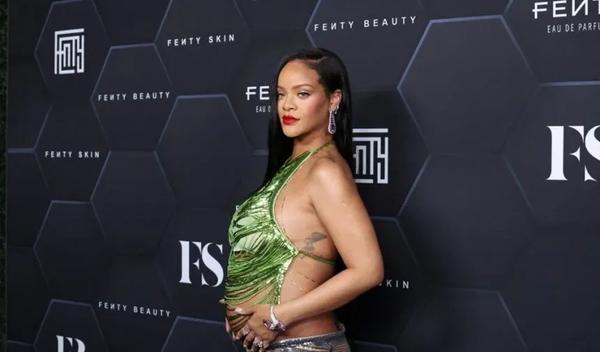 Rihanna'dan 10 yıl sonra bir ilk