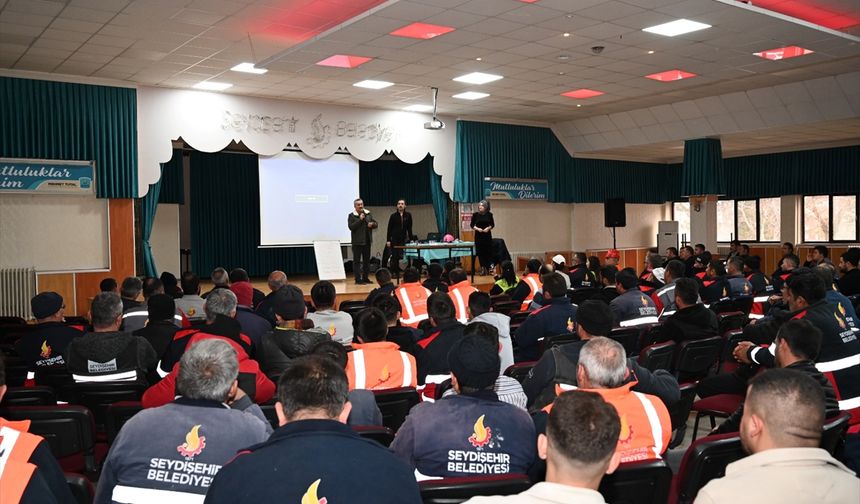 Seydişehir'de belediye personeline iş sağlığı ve iş güvenliği eğitimi verildi