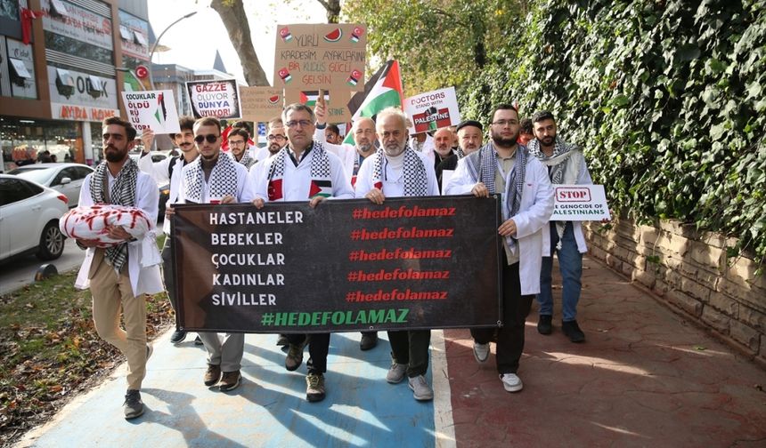 Sakarya'da doktorlar Filistin için "sessiz yürüyüş" düzenledi
