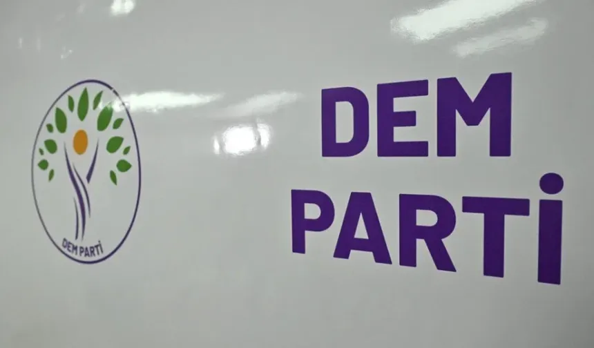 Hürriyet yazarı Şener DEM Parti'nin kapatılacağını iddia etti