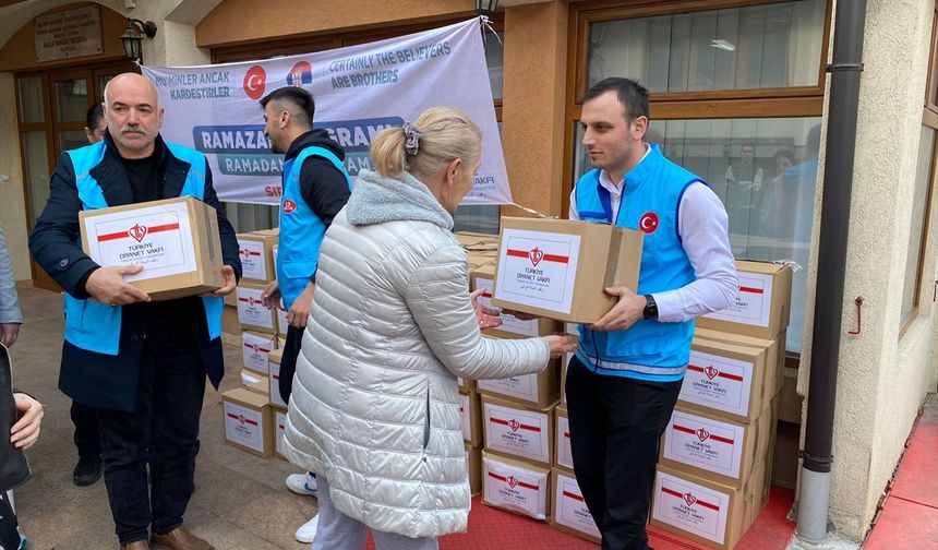 TDV ve DİTİB, Sırbistan'da ihtiyaç sahiplerine yardım ulaştırdı