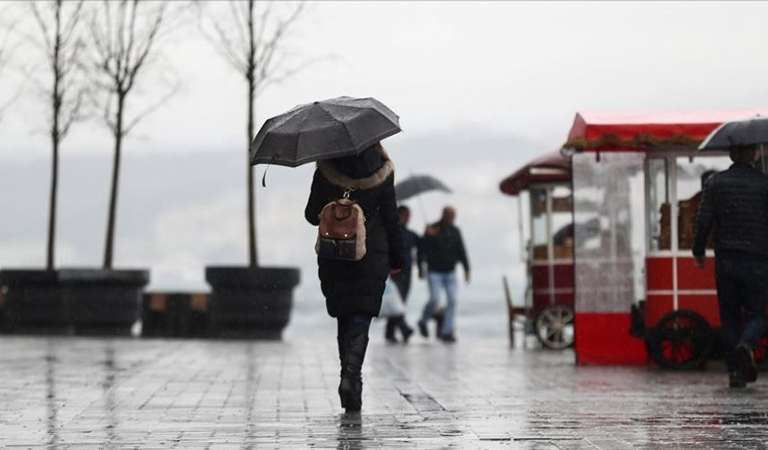 AKOM İstanbul'da fırtına ve sağanağın ne zaman biteceğini yanıtladı