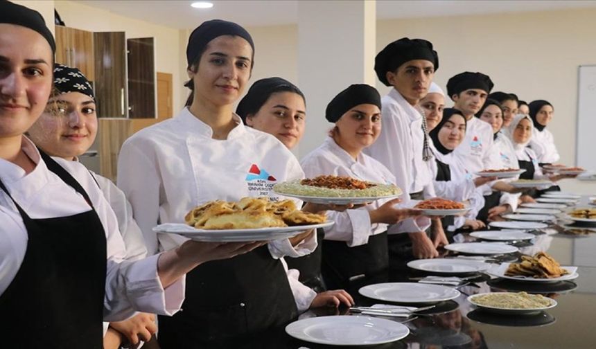 Ağrı İbrahim Çeçen Üniversitesi'nde kıdemli şeften gastronomi eğitimi