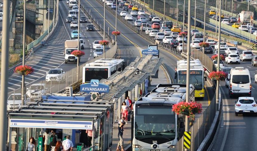 İstanbul’da toplu ulaşıma yüzde 10 zam yapıldı