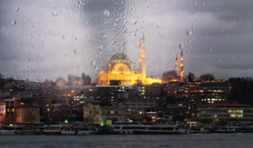 İBB AKOM uyardı: İstanbul'a sağanak yağış geliyor