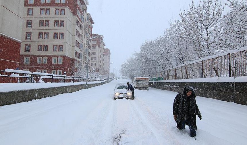 Bingöl'de eğitime ara verildi