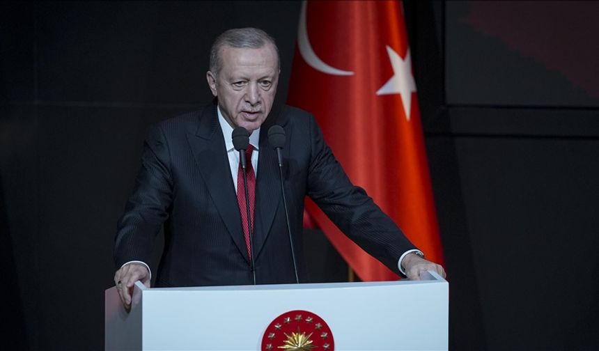 Erdoğan: Sosyal medya Atatürkçüleri Türkiye'ye düşmanlık etmektedir