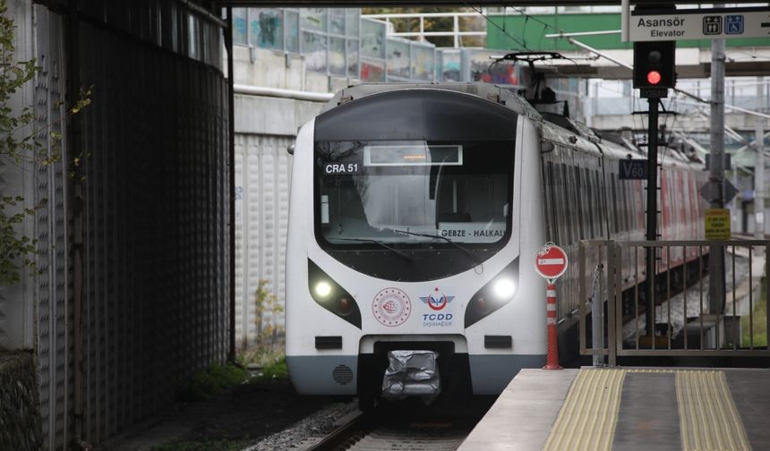 Marmaray bir günde 743 bin 596 yolcu taşıyarak rekor tazeledi