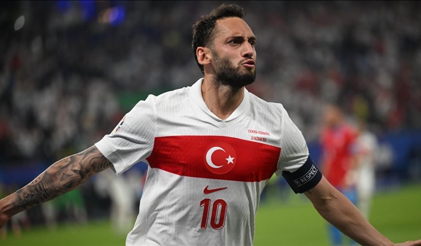 Inter forması giyen Çalhanoğlu'ndan geleceğiyle ilgili açıklama