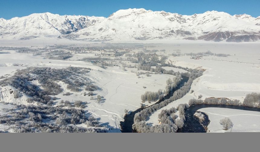 Kırağıyla kaplanan Munzur ve Pülümür vadileri dronla görüntülendi