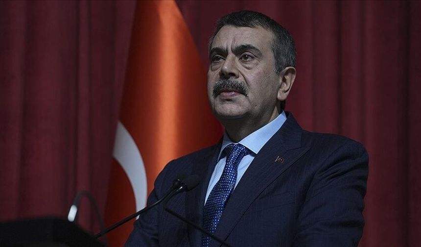 Bakan Tekin açıkladı: Öğretmenlerin ilk hafta mesleki çalışmaları çevrim içi olacak