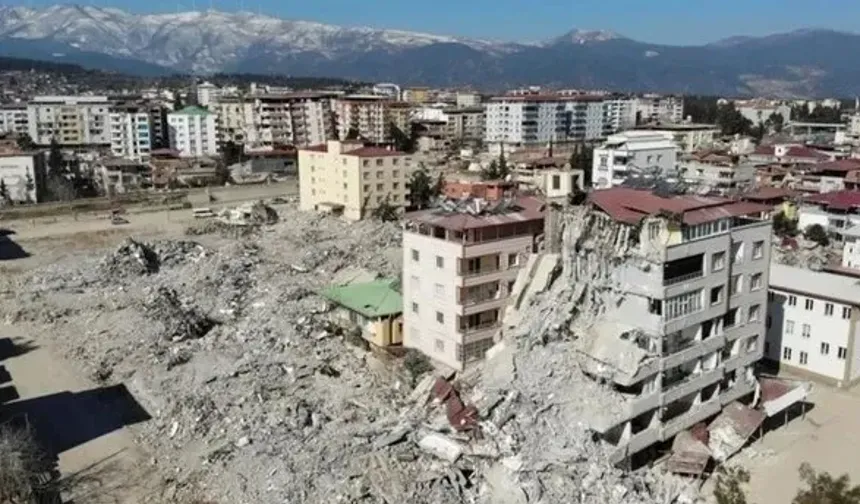 6 Şubat depreminde yıkılan Kavak Apartmanı davasında tutuksuz sanıklardan beraat talebi